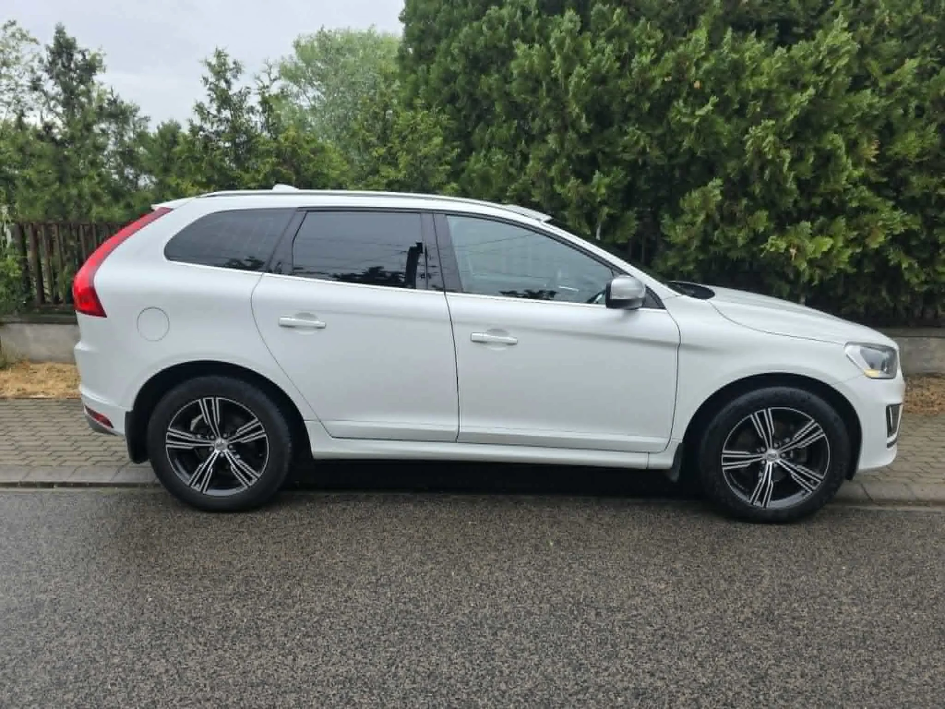 Volvo XC60 2.4 D5 AWD R-Design